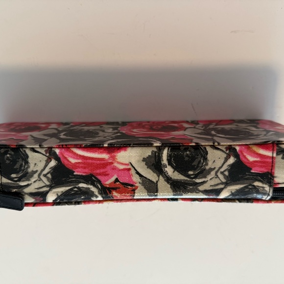 Brighton Floral Heart jewelry travel case in Black, Cream & Pink - Picture 4 of 9